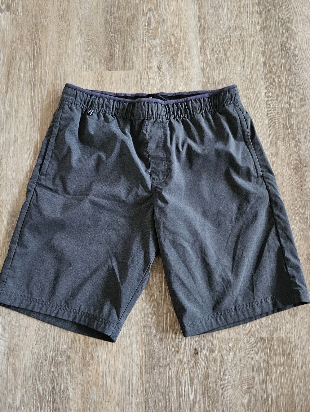 Size XL Voyager Men’s Performance drawstrong dri fit Short charcoal grey pockets